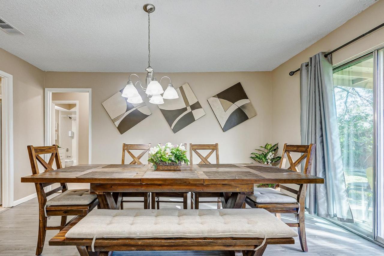 Cheerful 3-Bedroom Home With Indoor Fireplace Houston Dış mekan fotoğraf