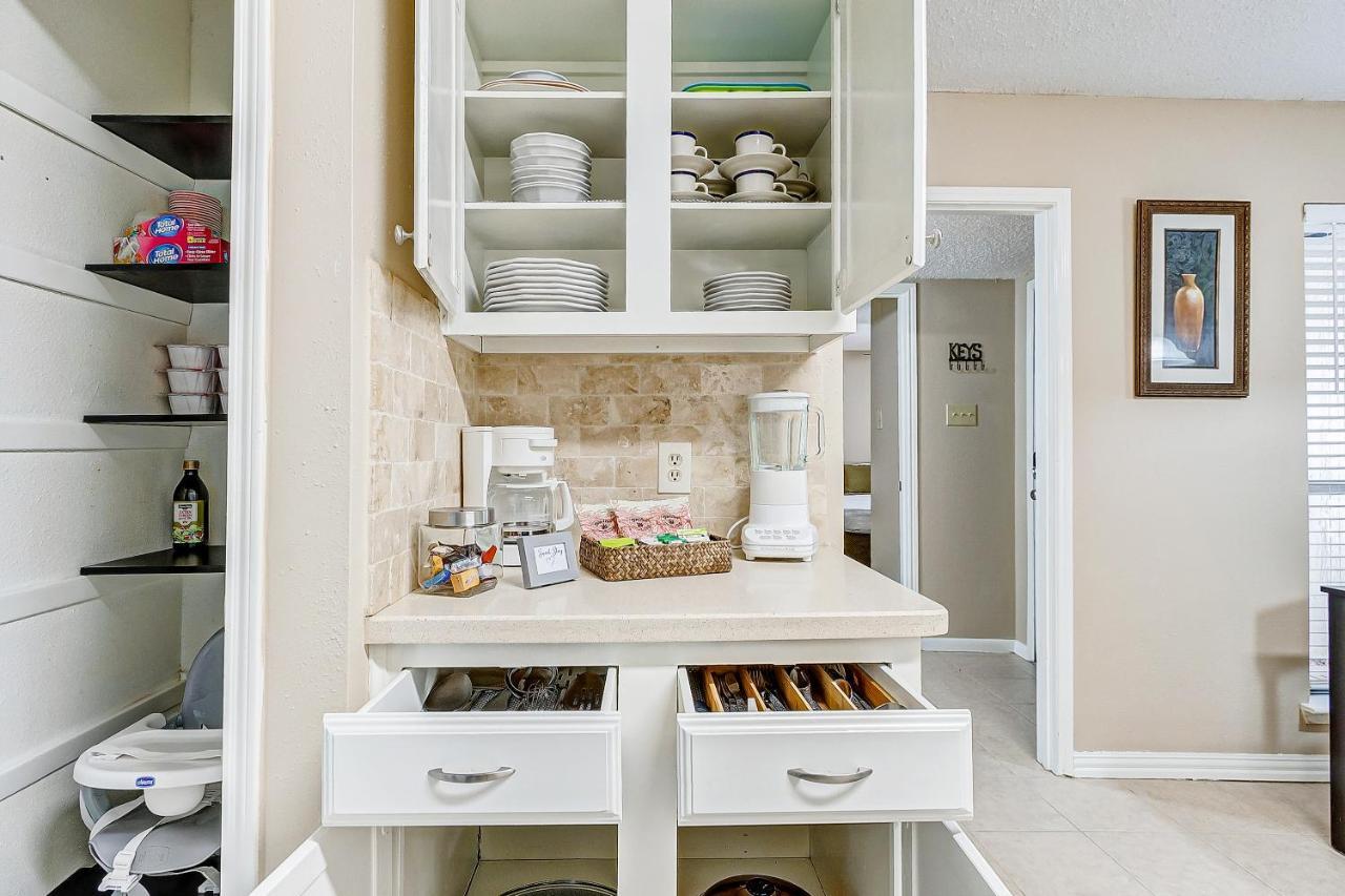 Cheerful 3-Bedroom Home With Indoor Fireplace Houston Dış mekan fotoğraf